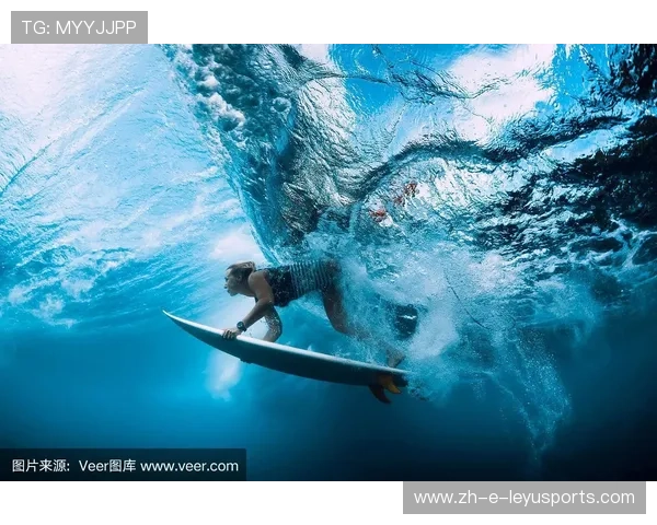 冲浪摄影师捕捉超巨浪画面，选手置身海之巨口