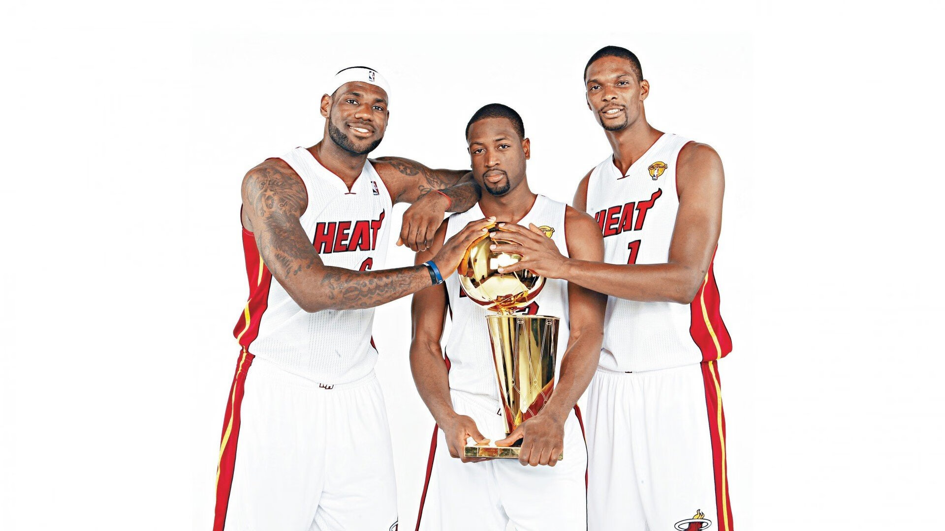 世界杯：法国球迷穿戴复古球衣集体观赛 致敬1998黄金一代